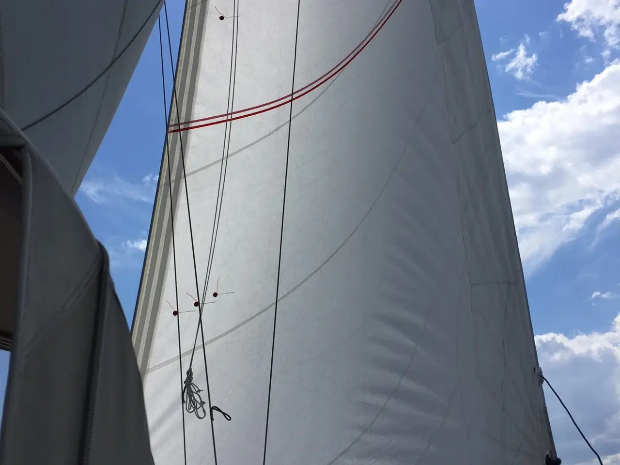 Billede 4 - Motor sejler med stor agter kahyt. Compass 31.