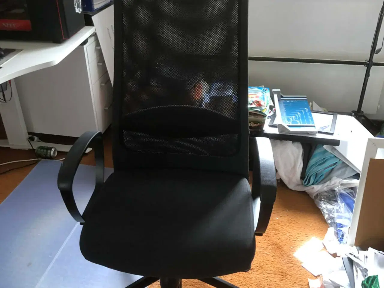 Billede 1 - kontorstol sort med hjul og hævesænke