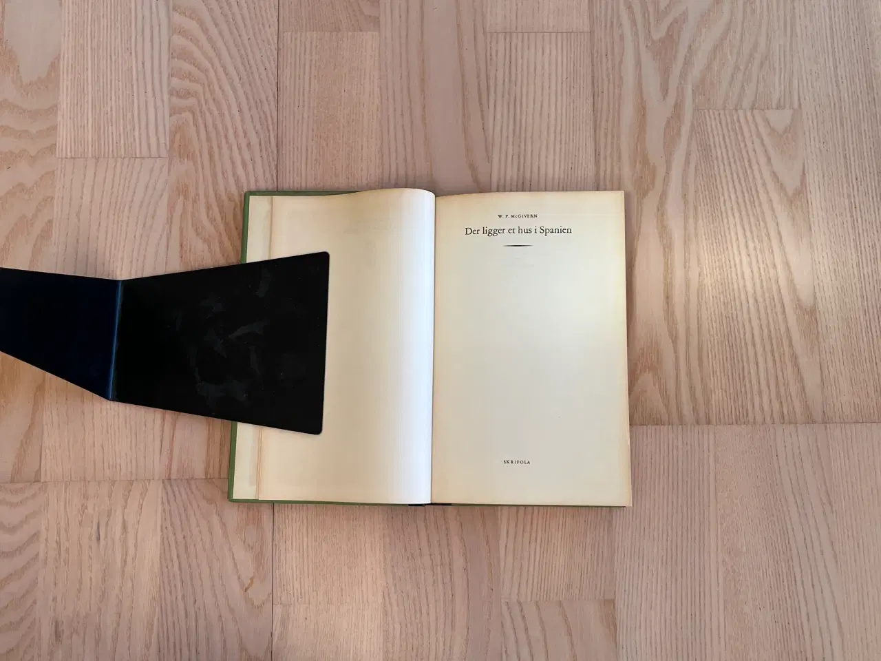 Billede 2 - Der ligger et hus i Spanien - af W. P. McGivern