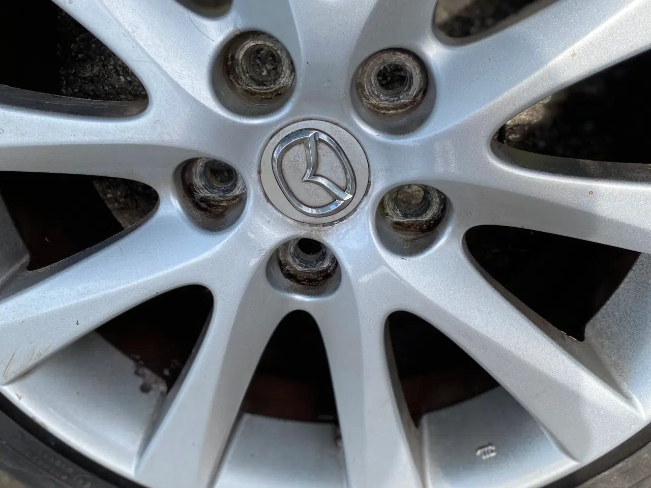 Billede 4 - Alufælge med dække til Mazda 626