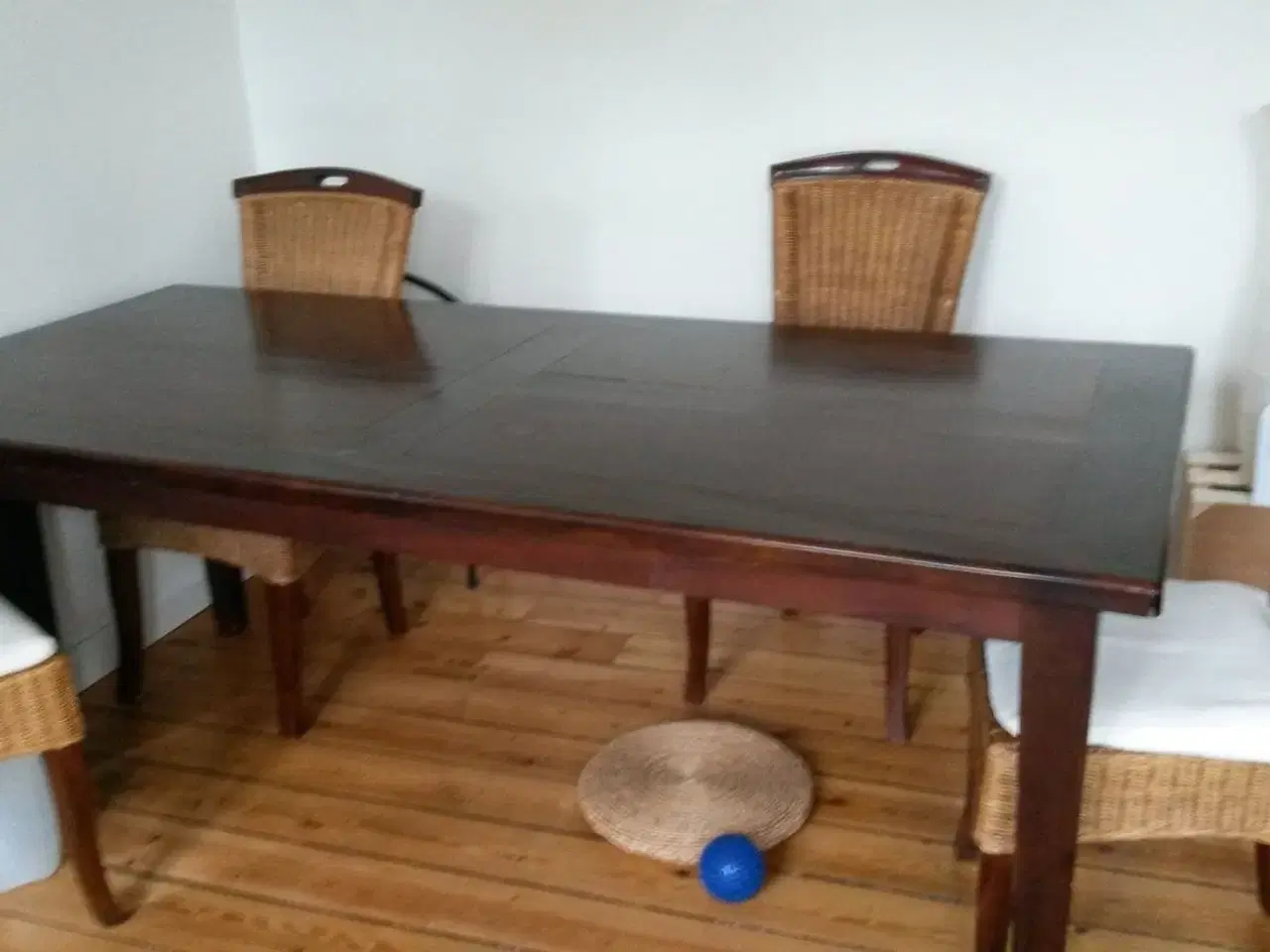 Billede 3 - spisebord og stole