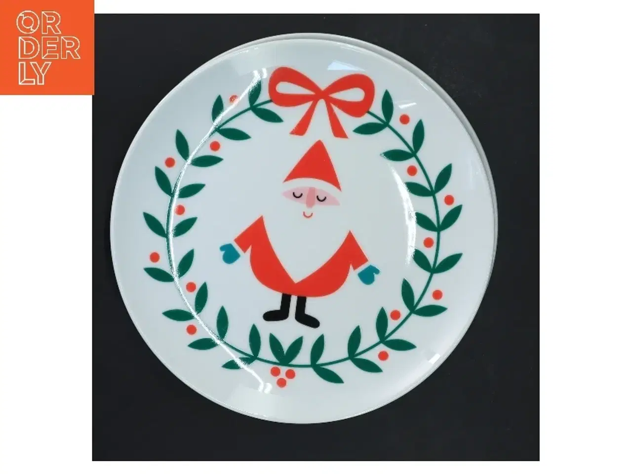 Billede 2 - Jule tallerkener med motiver fra Flying Tiger (str. 2 stk Ø 20,5 cm)