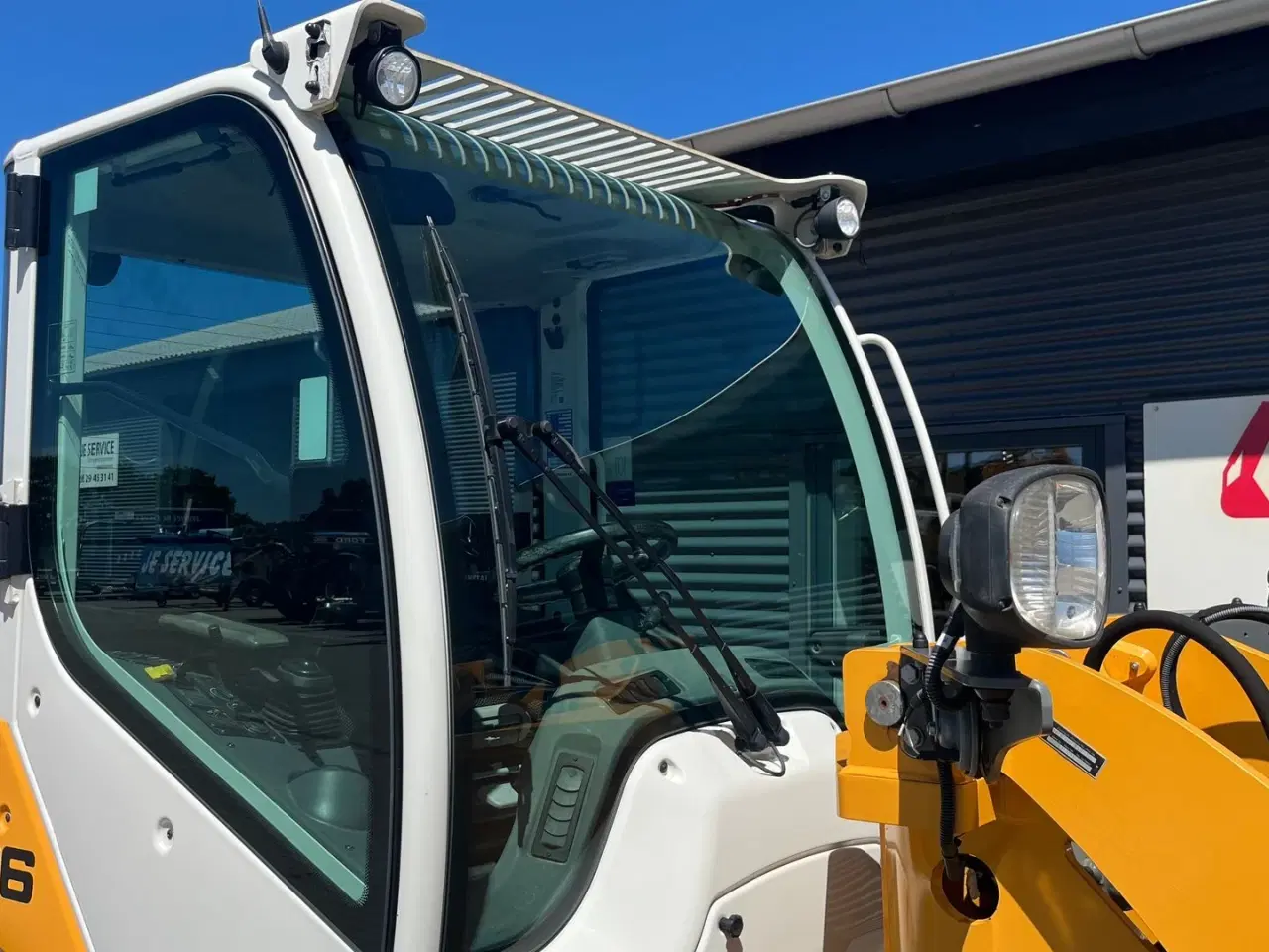 Billede 18 - Liebherr l506 4,3tons læsser med skovl og gafler