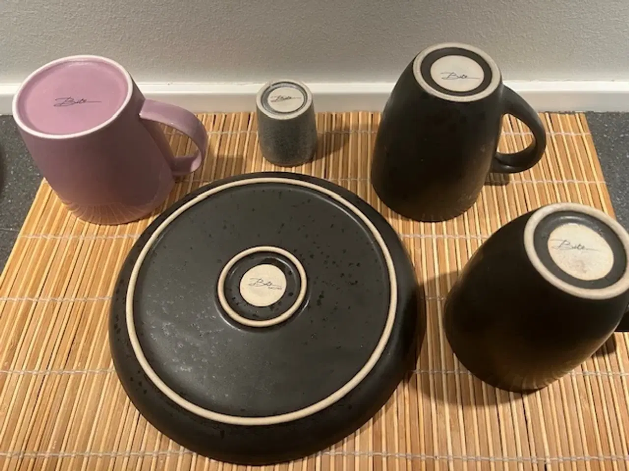 Billede 2 - Flot Bitz stentøjs-lot – krus og middagstallerken