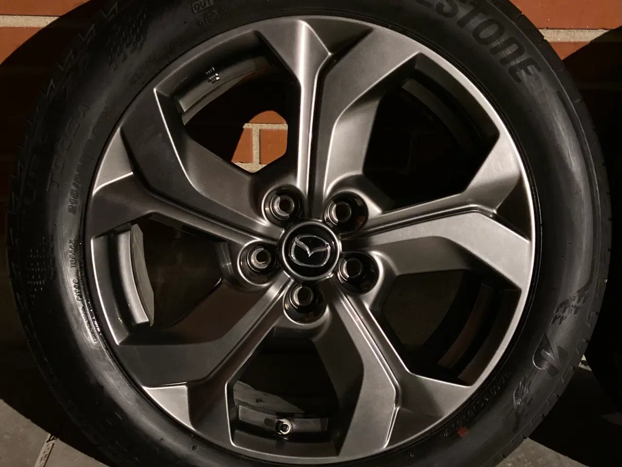 Billede 4 - Næsten nyt sæt originalt Mazda 18” fælge og dæk