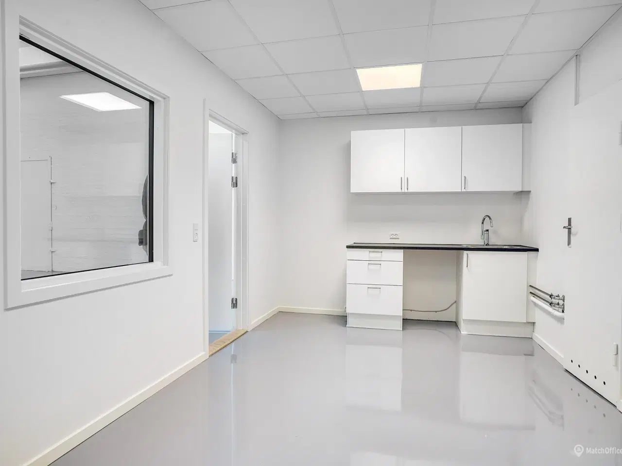 Billede 7 - Stort og generelt nyistandsat lagerlejemål.