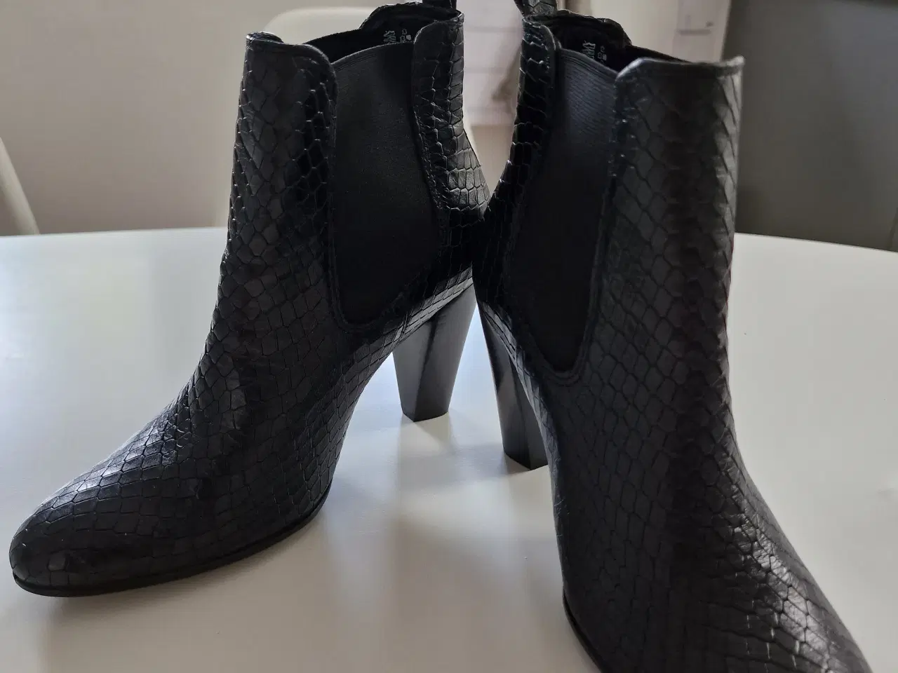 Billede 3 - Støvlet sort læder - Ecco