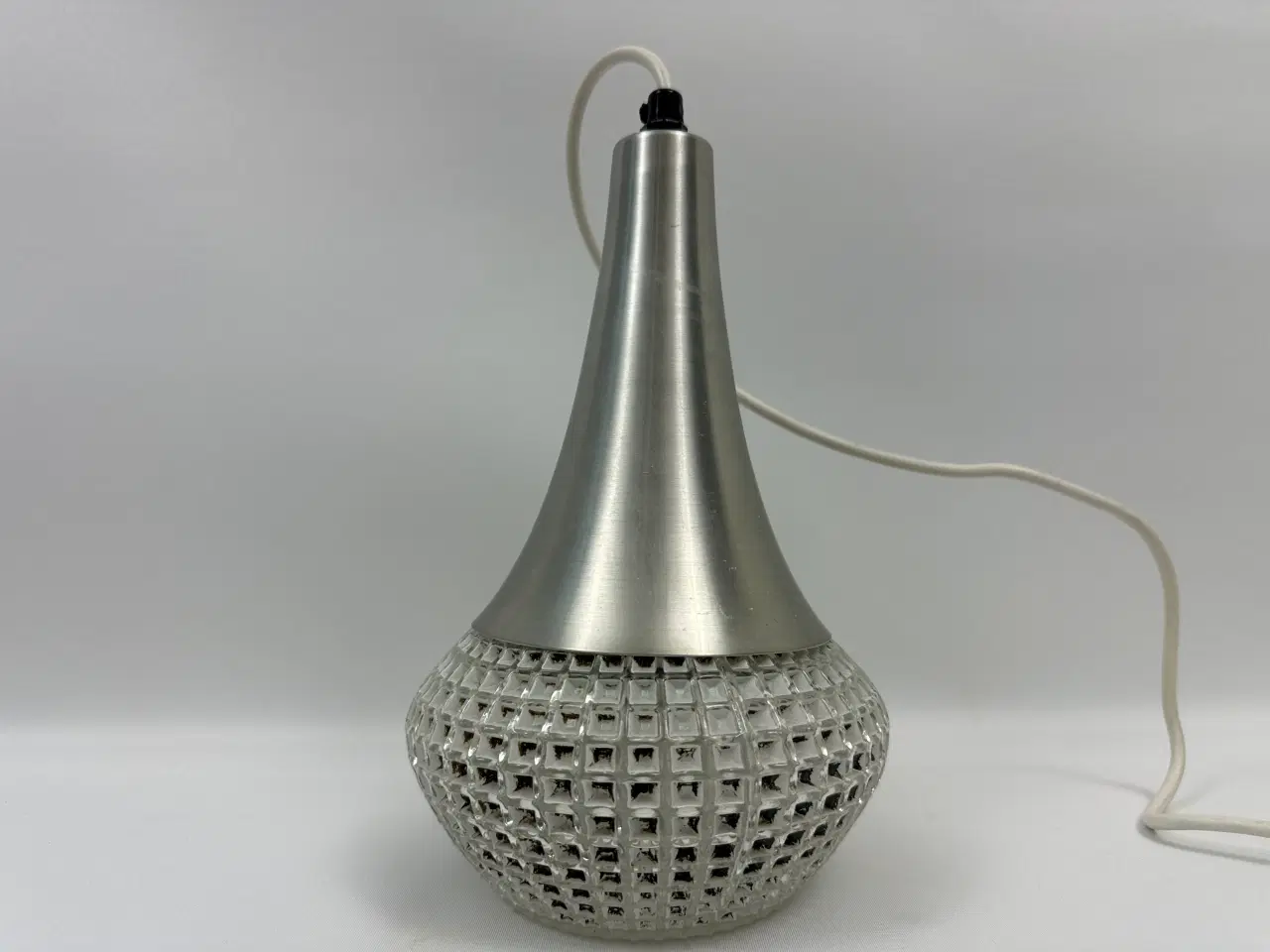 Billede 2 - Retro pendel i chrome med glasindsats