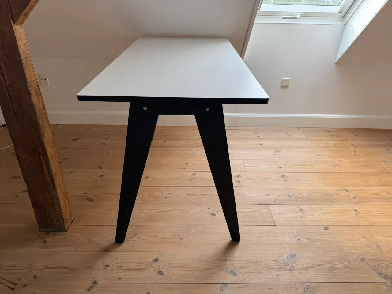 Billede 3 - Skrivebord 120*60cm hvid