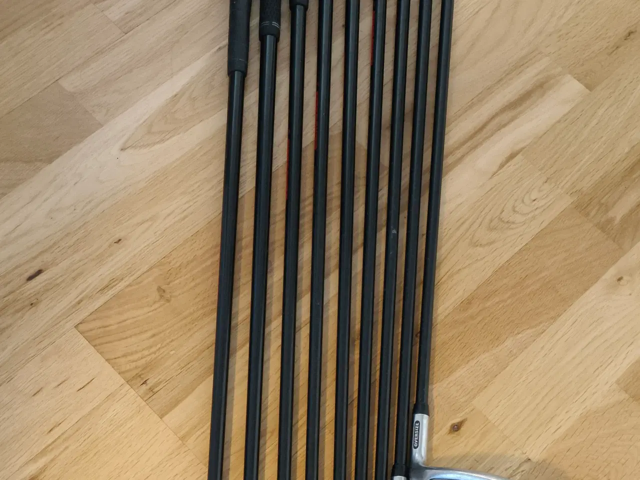Billede 9 - Komplet golfsæt inkl. vogn og bag – klar til spil