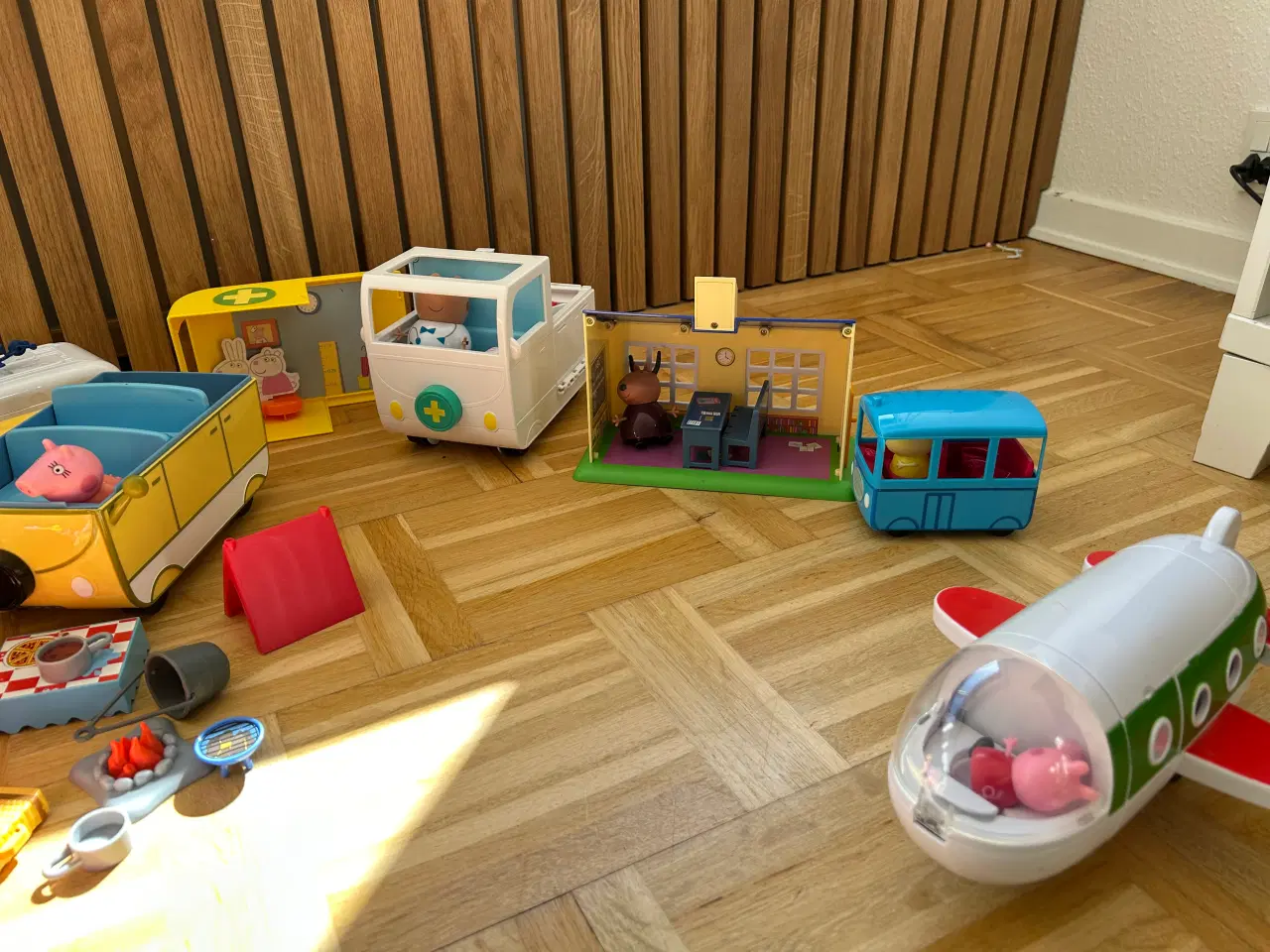 Billede 4 - Gurli gris legetøj 2-4 år