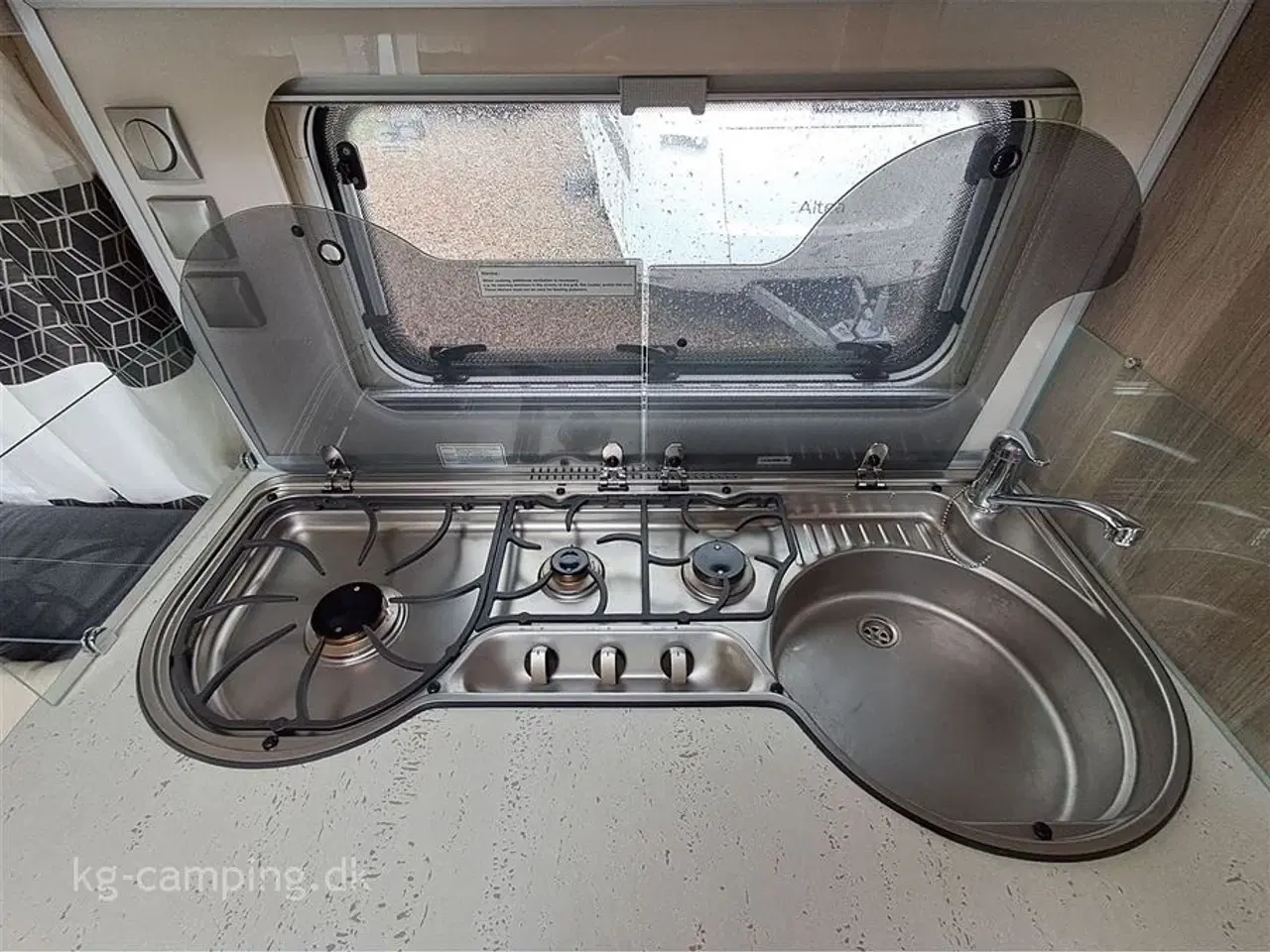 Billede 9 - 2019 - Fendt Tendenza 515 SG   Kvalitetsvogn indrettet med enkeltsenge og sengeudtræk samt THULE 6300 markise, TRUMA XT mover, TRUMA Aircon