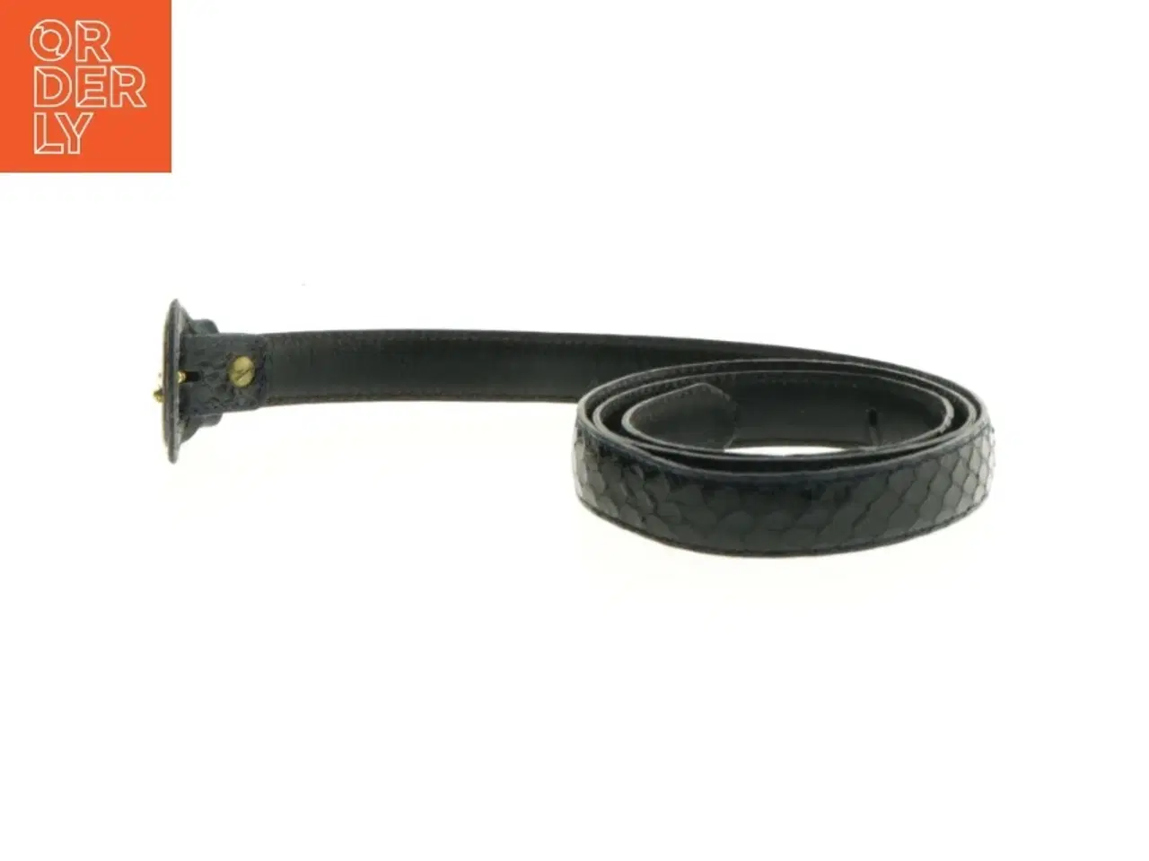 Billede 2 - Sort bælte med slangeskindspræg fra Vero Rettile (str. 83 cm - første hul)