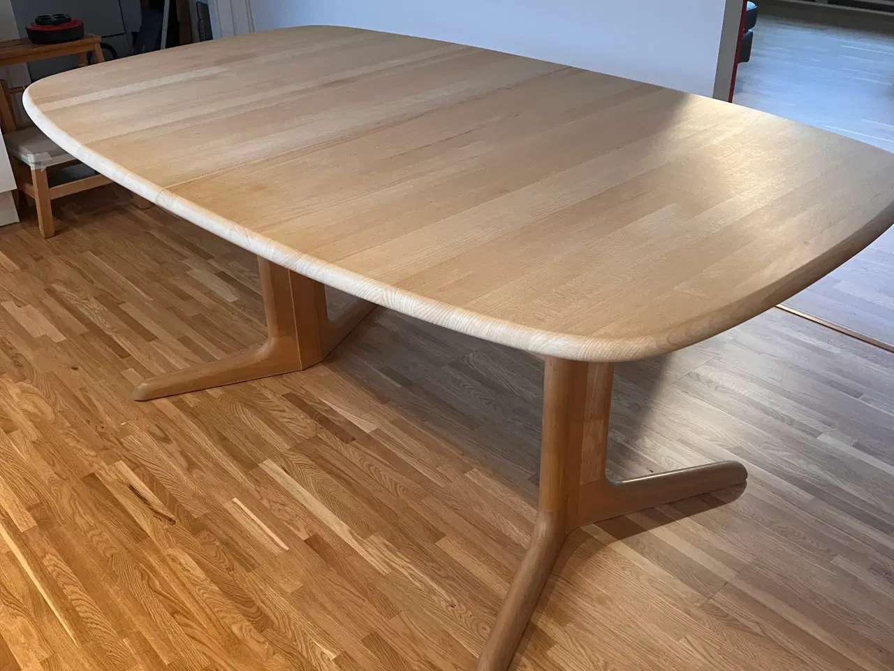 Billede 1 - Skovby spisebord med tillægsplader 