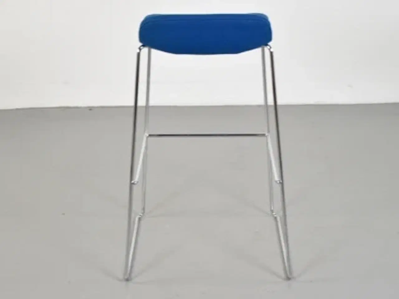 Billede 3 - Barstol med petroleumsblåt polster og krom stel