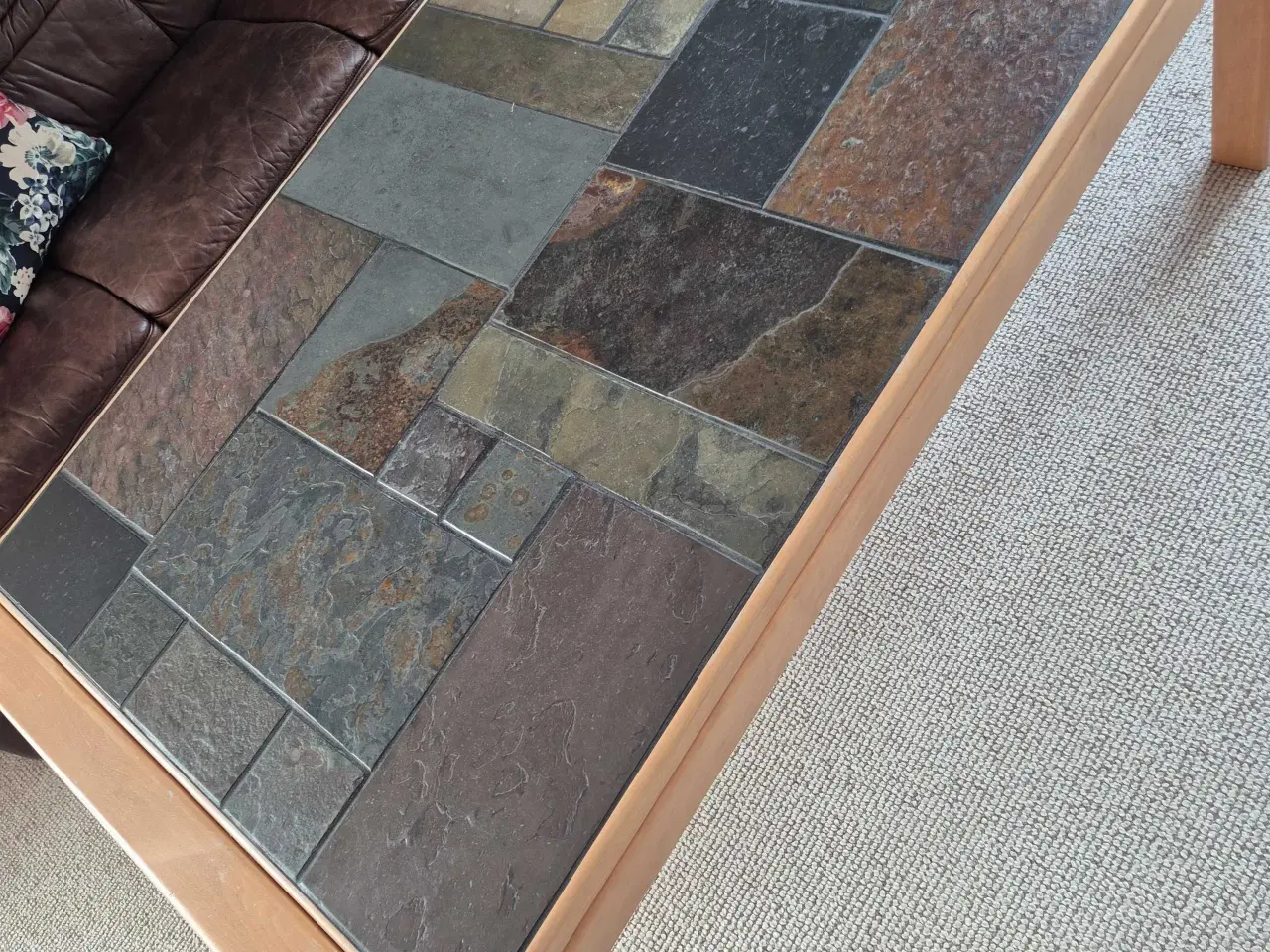 Billede 4 - Sofabord lyst bøgetræ m. Skiferfliser