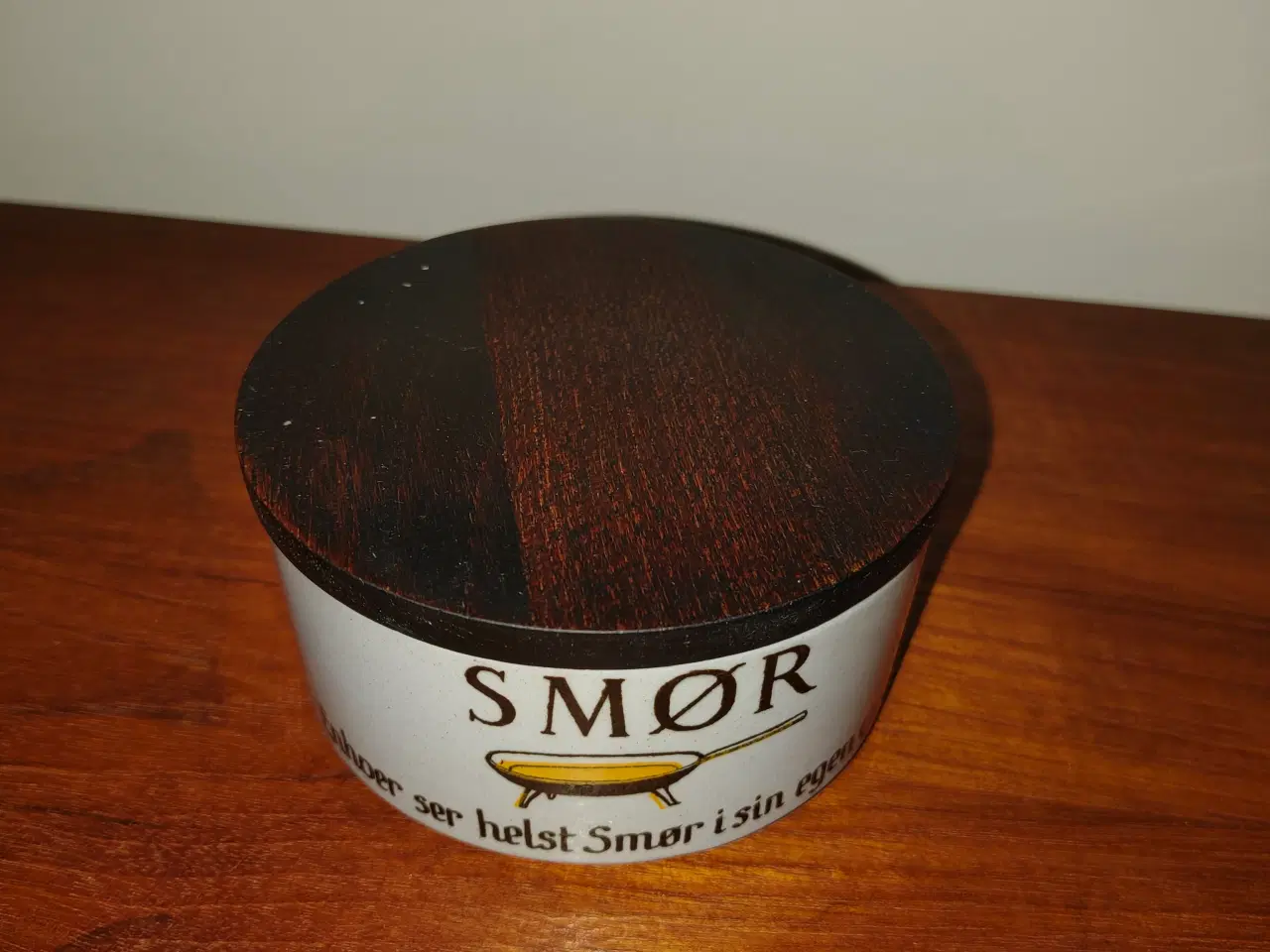 Billede 2 - Velholdt Knabstrup smørboks