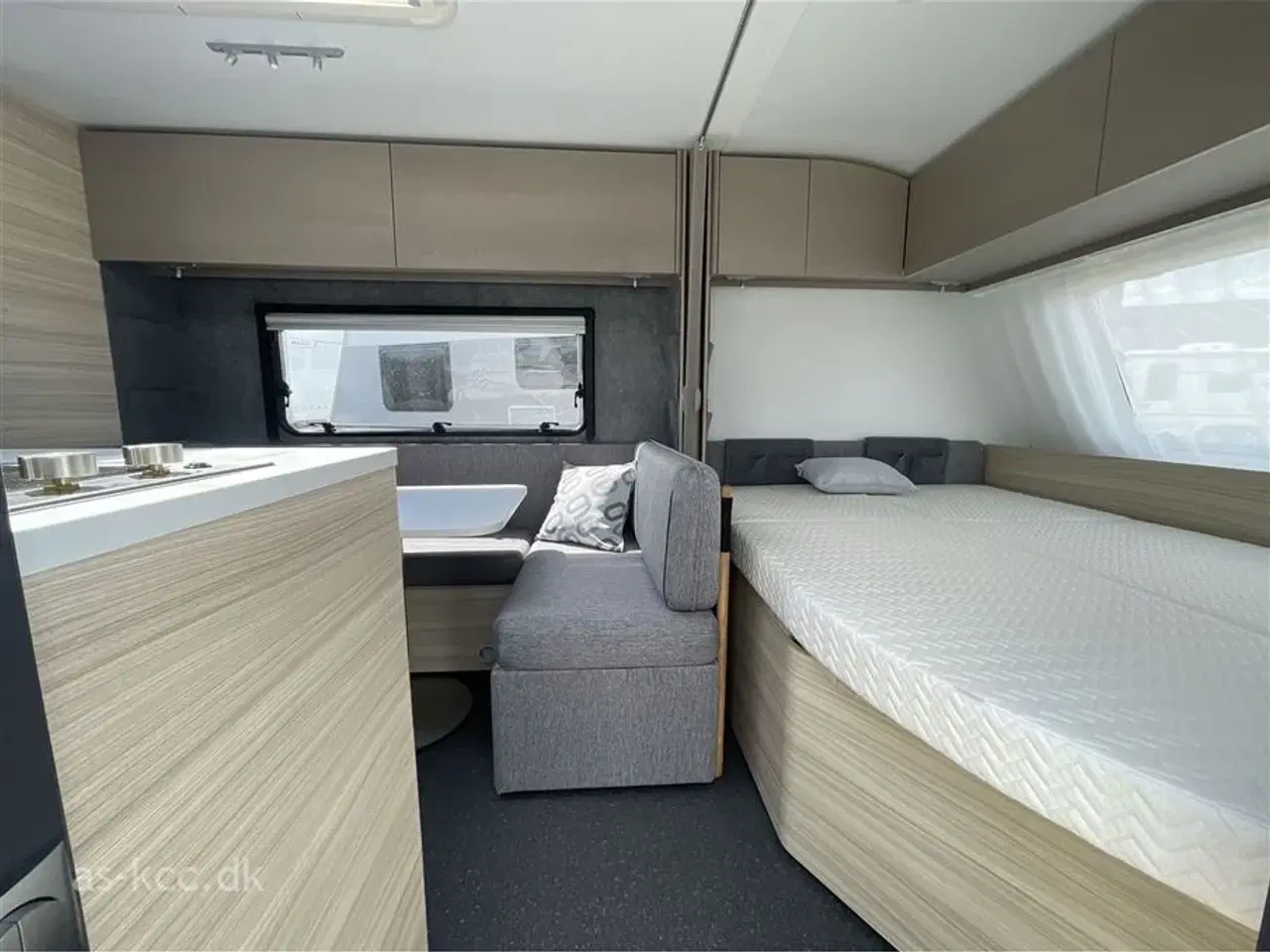 Billede 3 - 2026 - Adria Altea 552 PK Kampagne Adria Altea 552 PK 60 Years årg. 2025 7 Sovepladser, 6 Siddepladser med stor kampangnepakke