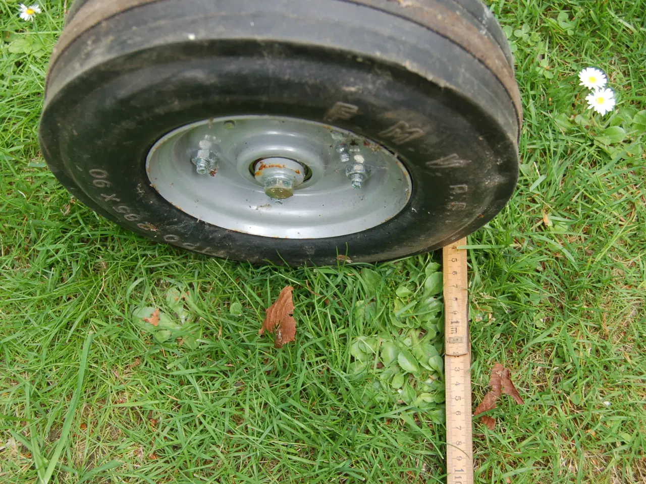 Billede 2 - Aksel med hjul (fast gummi)
