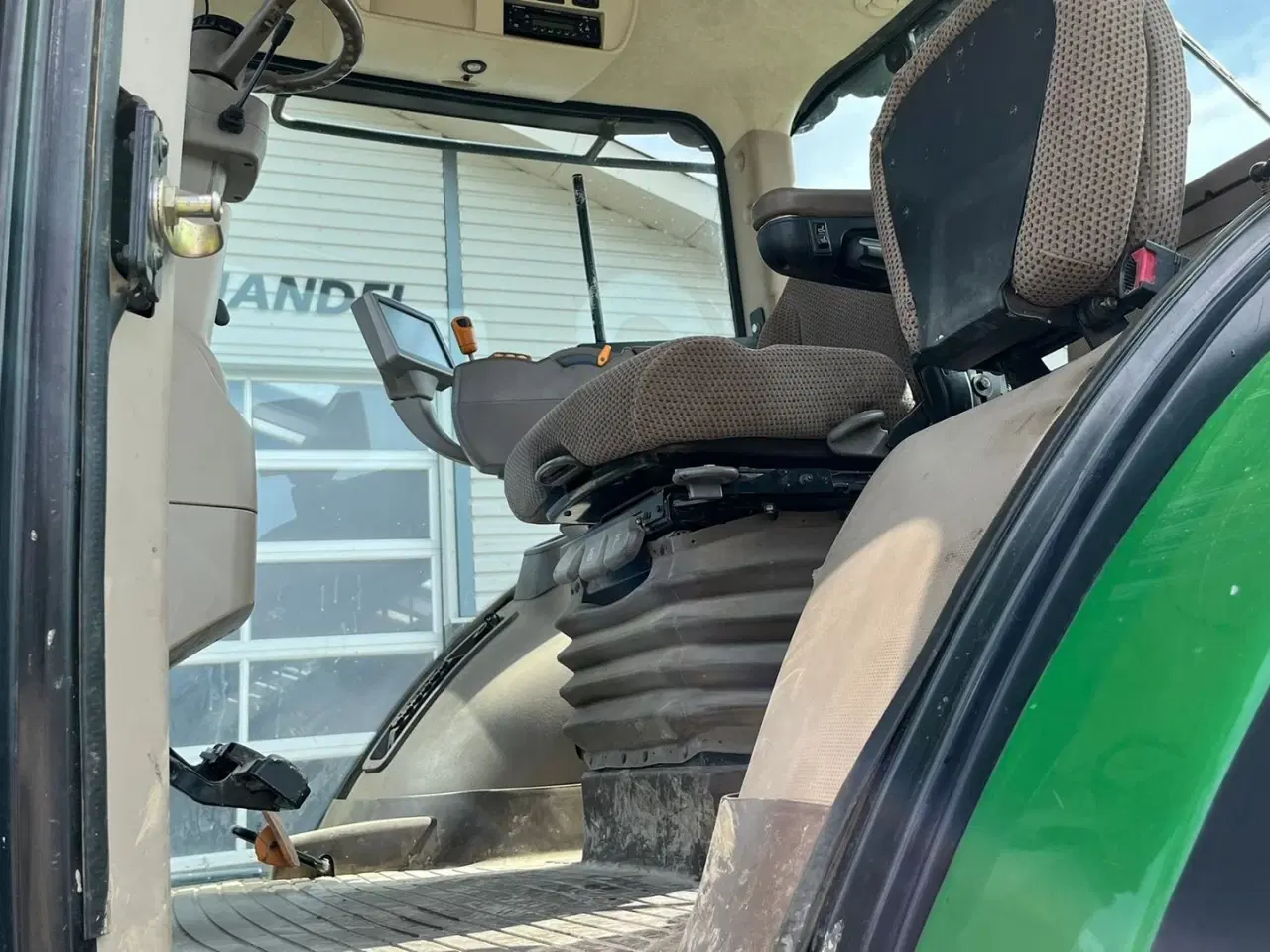 Billede 7 - John Deere 7230R Med frontlift. Stor stærk traktor til små penge