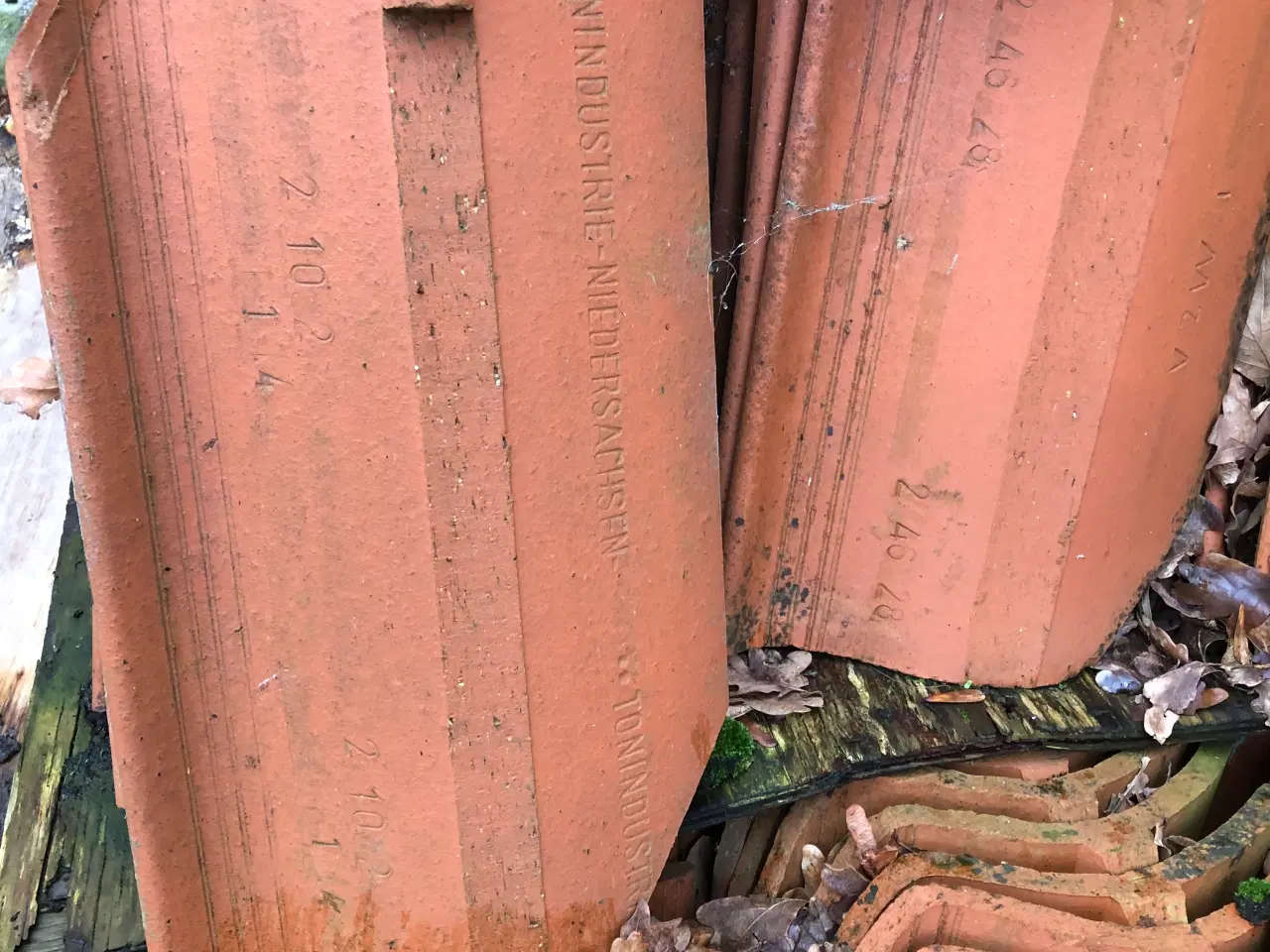 Billede 2 - Røde vingeteglsten