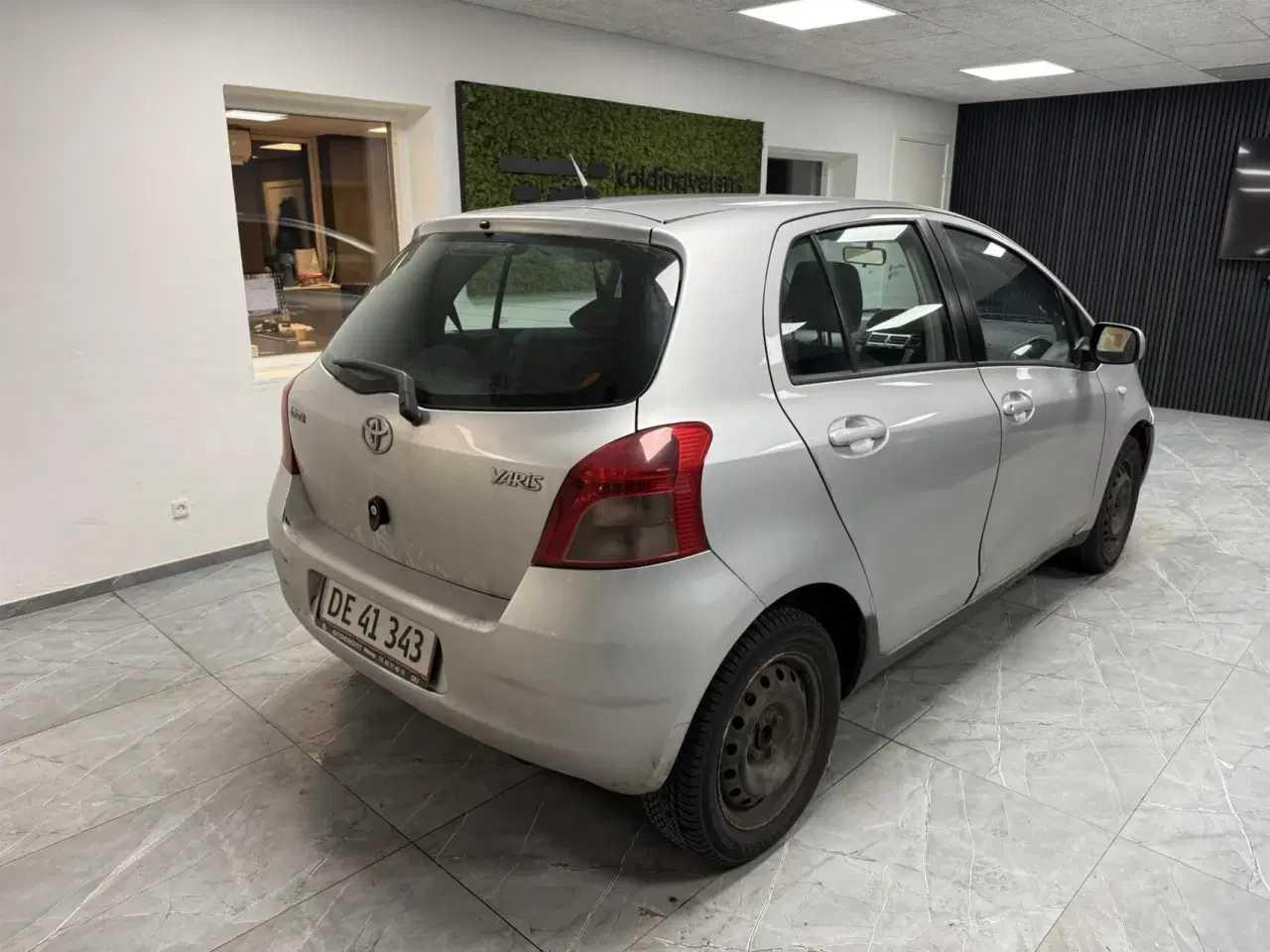 Billede 2 - Toyota Yaris 1,3 VVT-I Linea Terra 87HK 5d