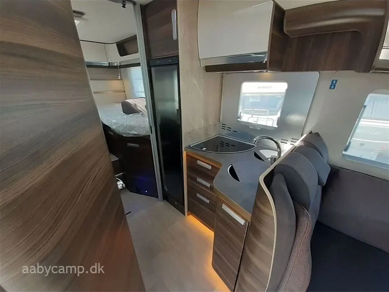 Billede 7 - 2022 - Laika Ecovip 3019 Automatgear. Solceller. Batteri. A/C. Markise. Plisse i front og side ruder. 160 Hk. undervognsbehandlet. kan vejes op til 3650 Kg.