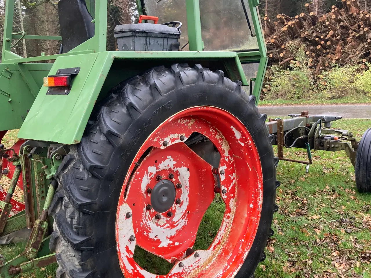 Billede 3 - Traktor/redskabsbærer