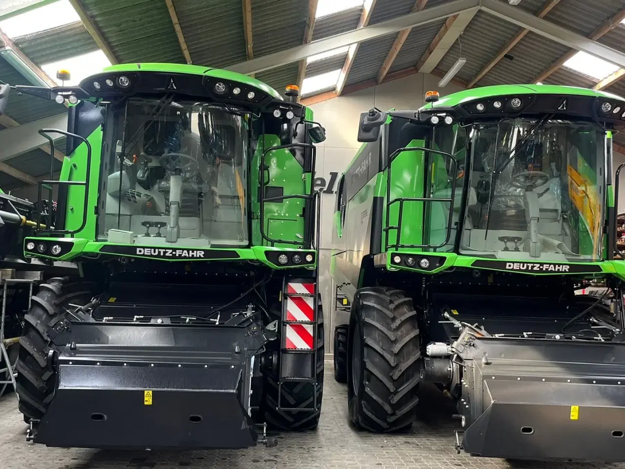 Billede 2 - Deutz-Fahr 7206 With 24feed - 7.2m header. New and unused Combine together with 7.2m header