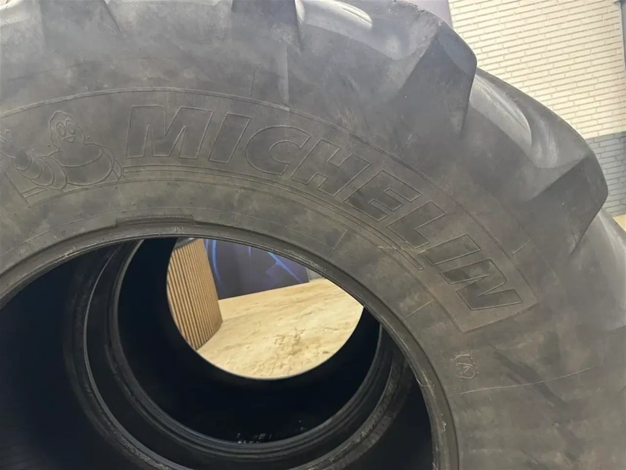 Billede 3 - Michelin 710 /70 R 38
