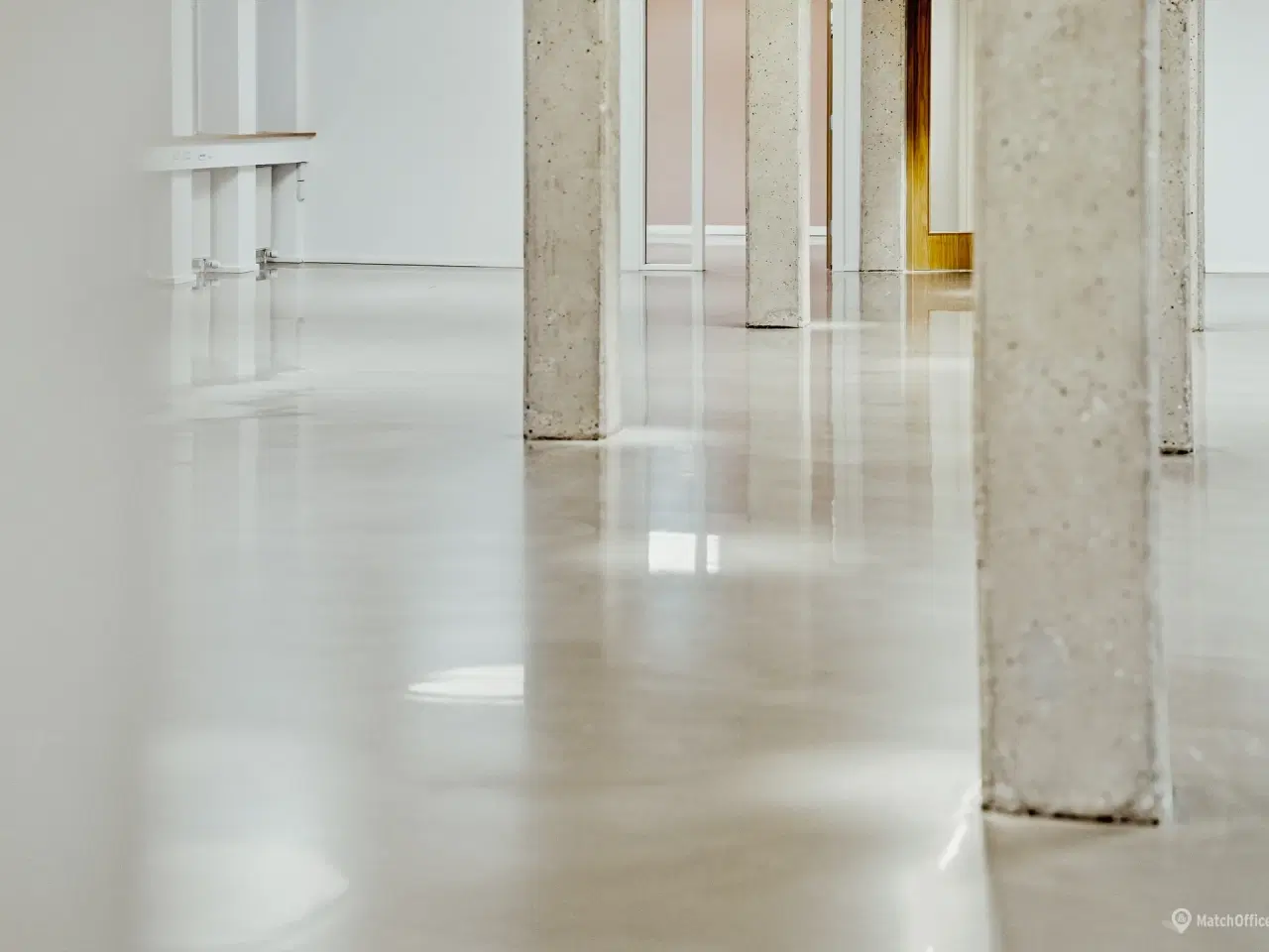 Billede 5 - Hotelinspireret unika-kontor lige ved stationen