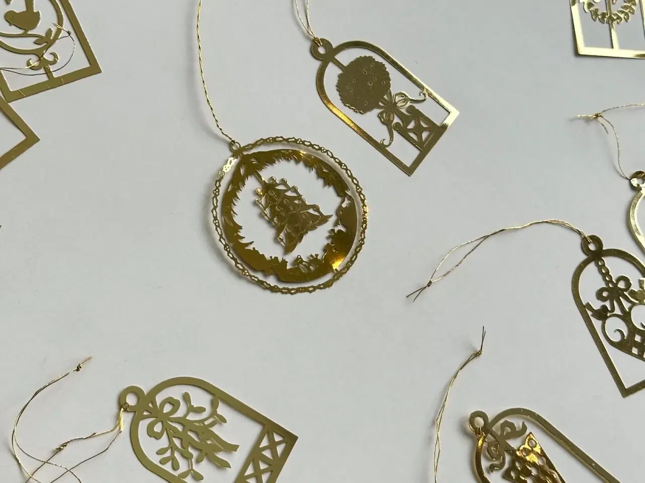 Billede 6 - Ophæng, gyldent metal, 15 stk samlet
