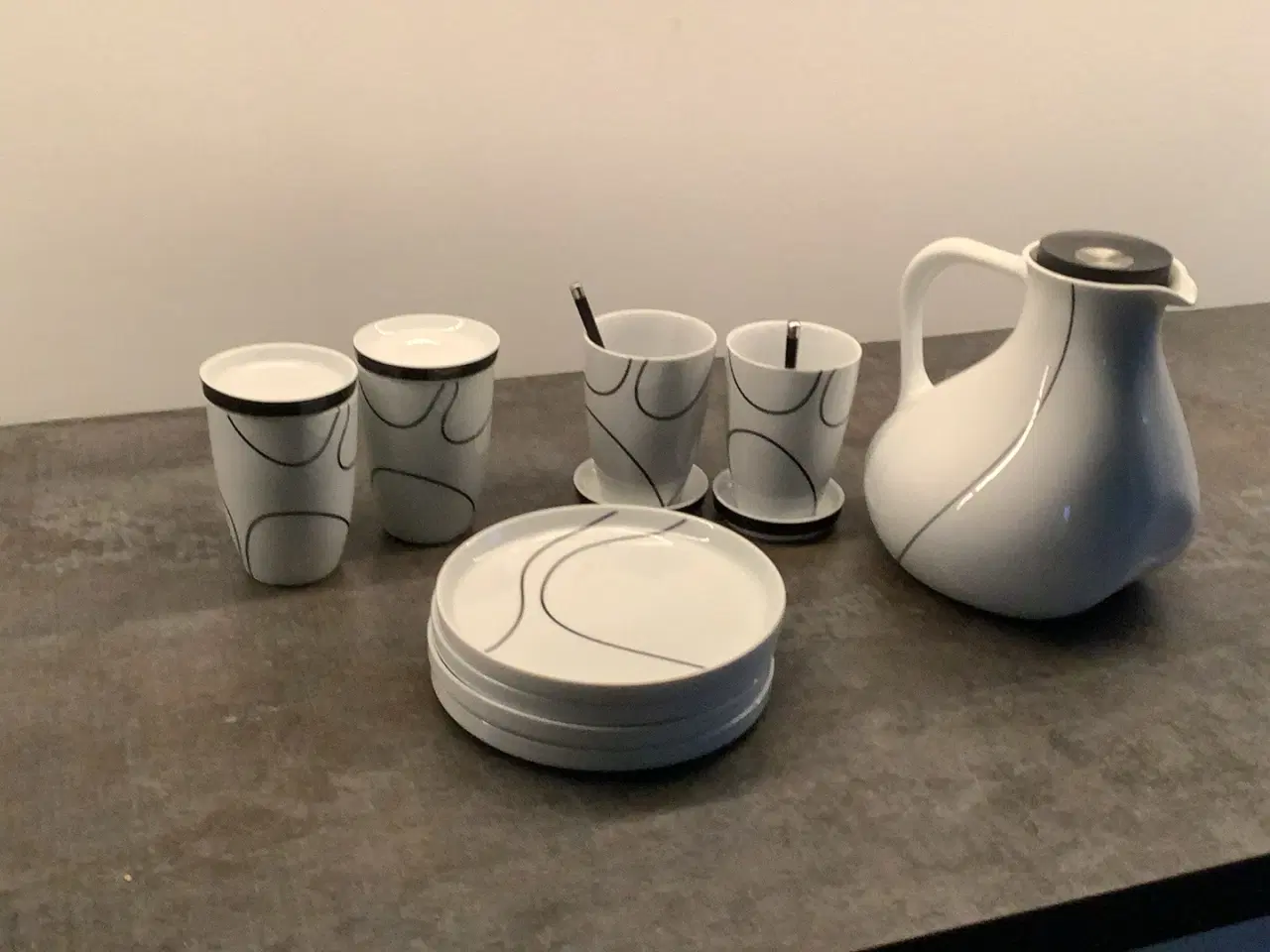 Billede 2 - Menu termokrus, desserttallerkner og termokande