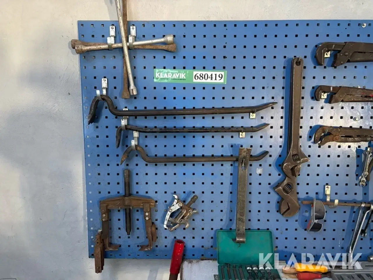 Billede 4 - Værkstedsbord & tavle inkl værktøj