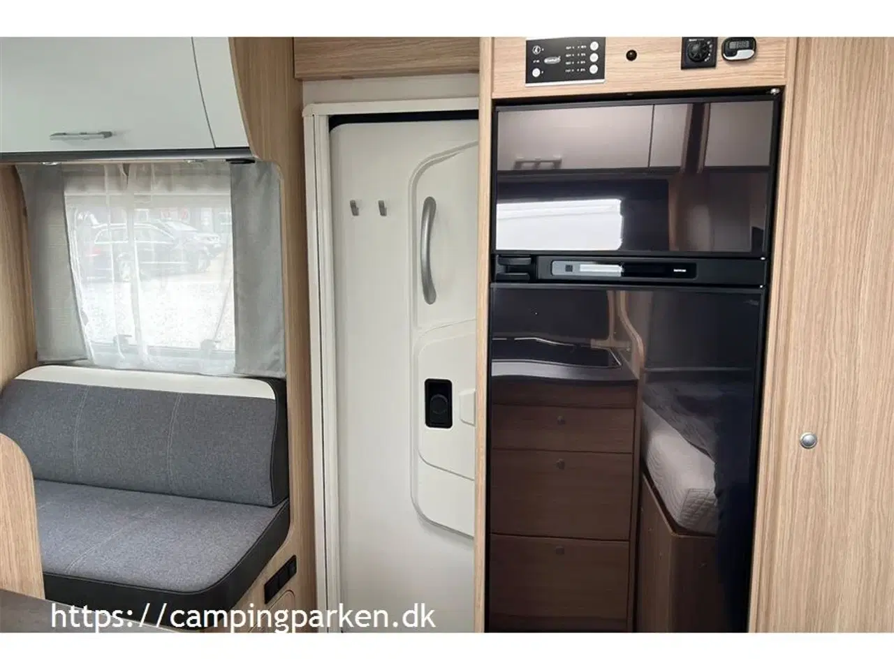 Billede 8 - 2020 - SunLight T 64   Velholdt kort autocamper med fransk seng og automatgear