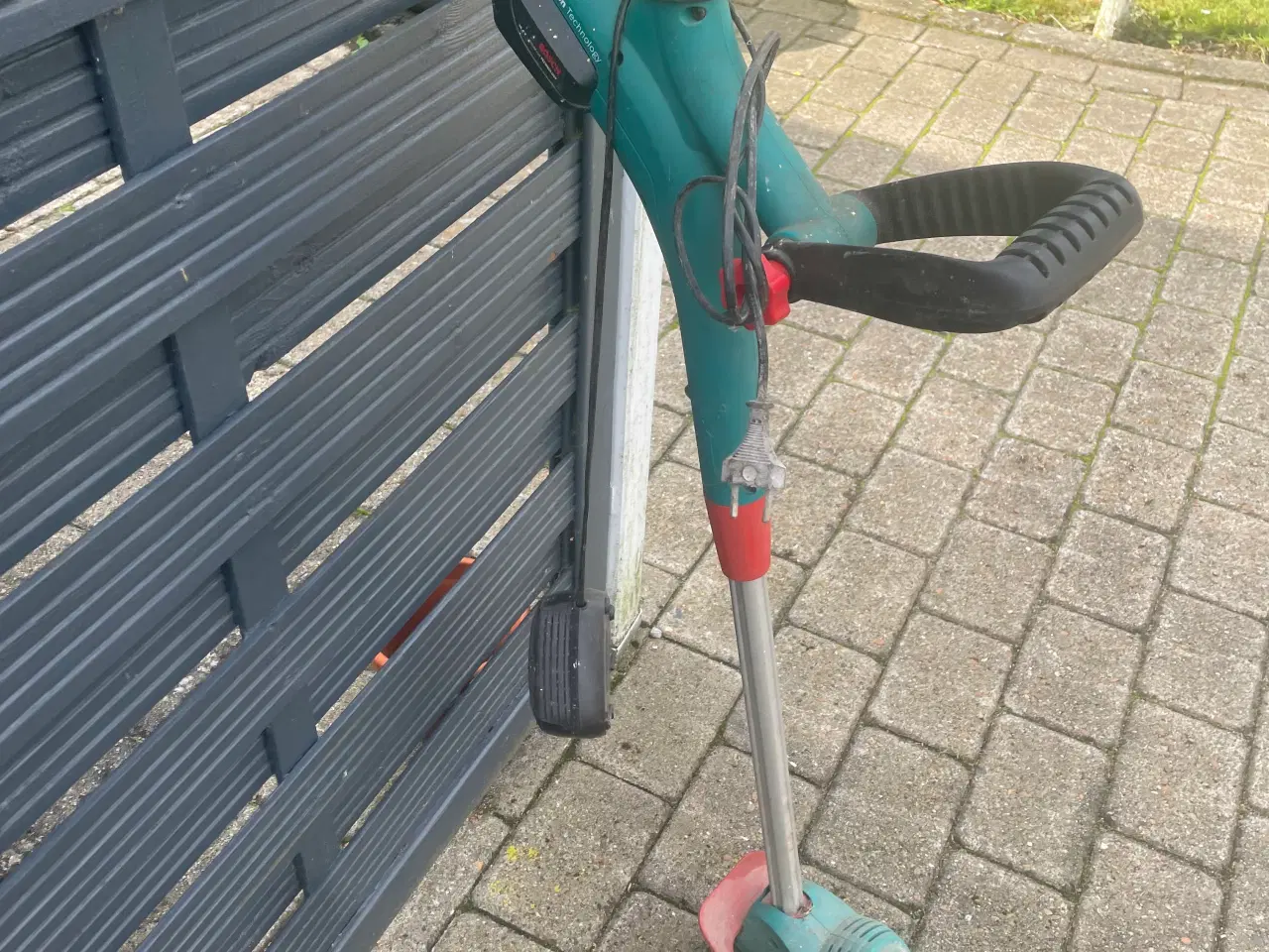 Billede 3 - Jeg sælger en Bosch batteritrimmer 
