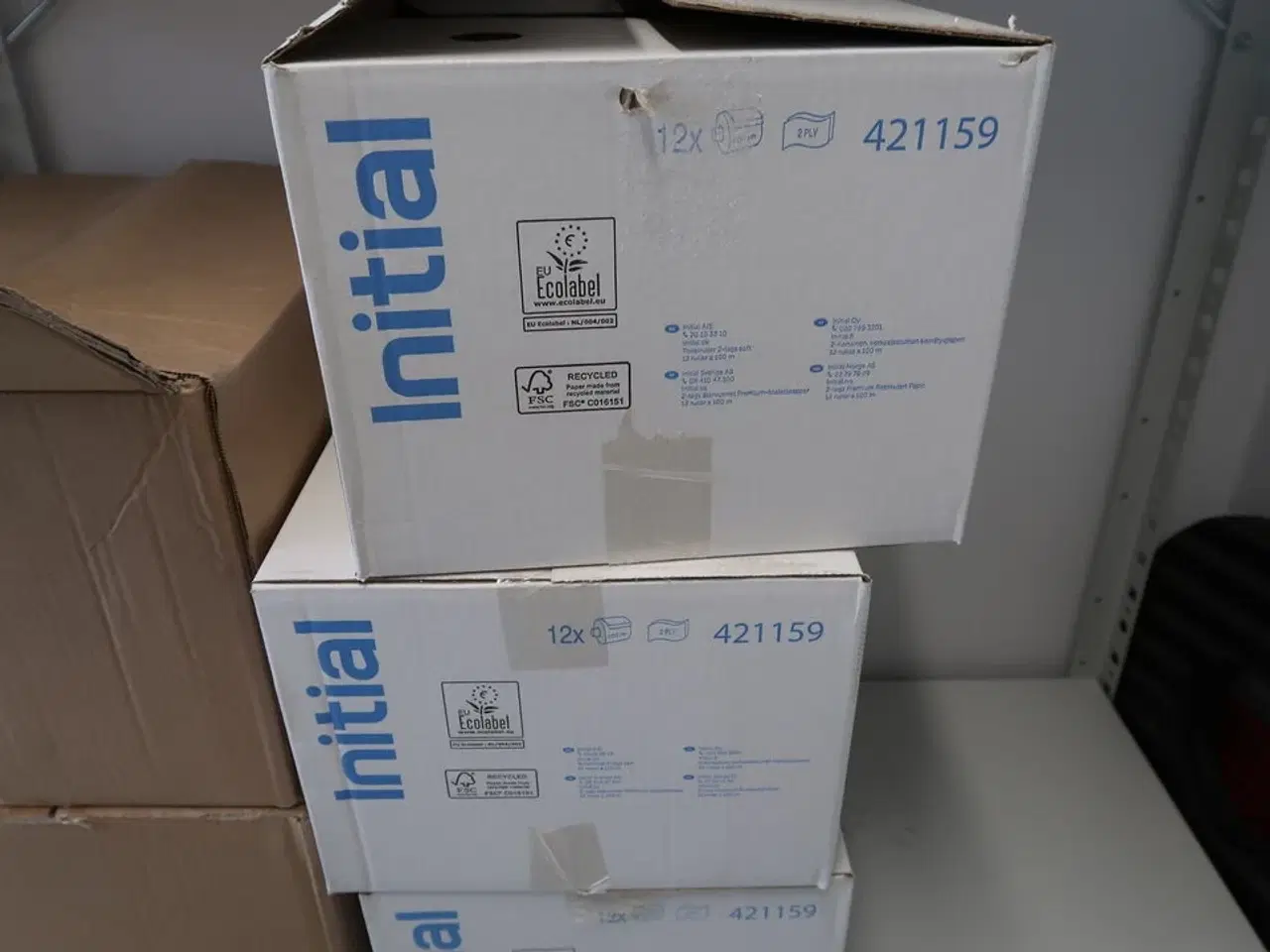 Billede 5 - 3 fag lagerreoler med div. Rengøringsmidler, rengøringsartikler m.m.