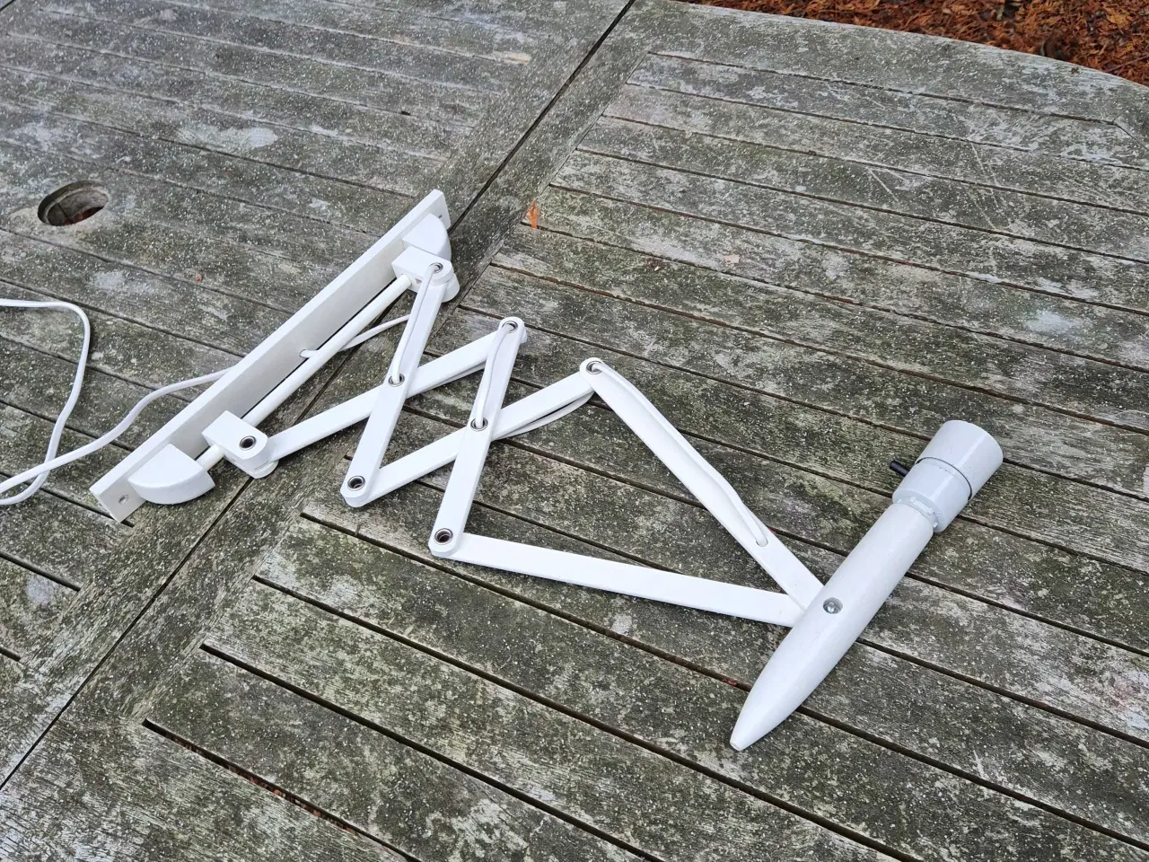 Billede 1 - Flot hvid sakselampe i dansk design