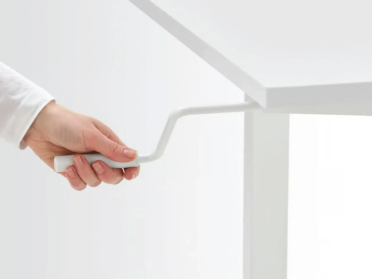 Billede 3 - TROTTEN Skrivebord hæve/sænke, hvid fra IKEA