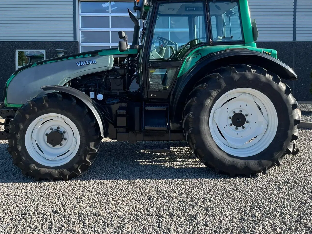 Billede 1 - Valtra T130 med 3.5ton frontlift