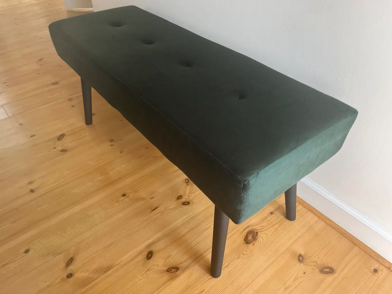 Billede 2 - Mørkegrøn velur bænk
