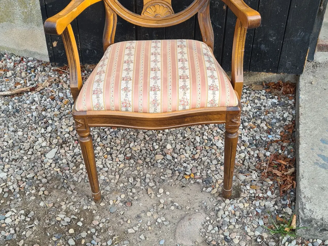 Billede 1 - Gammel stol 