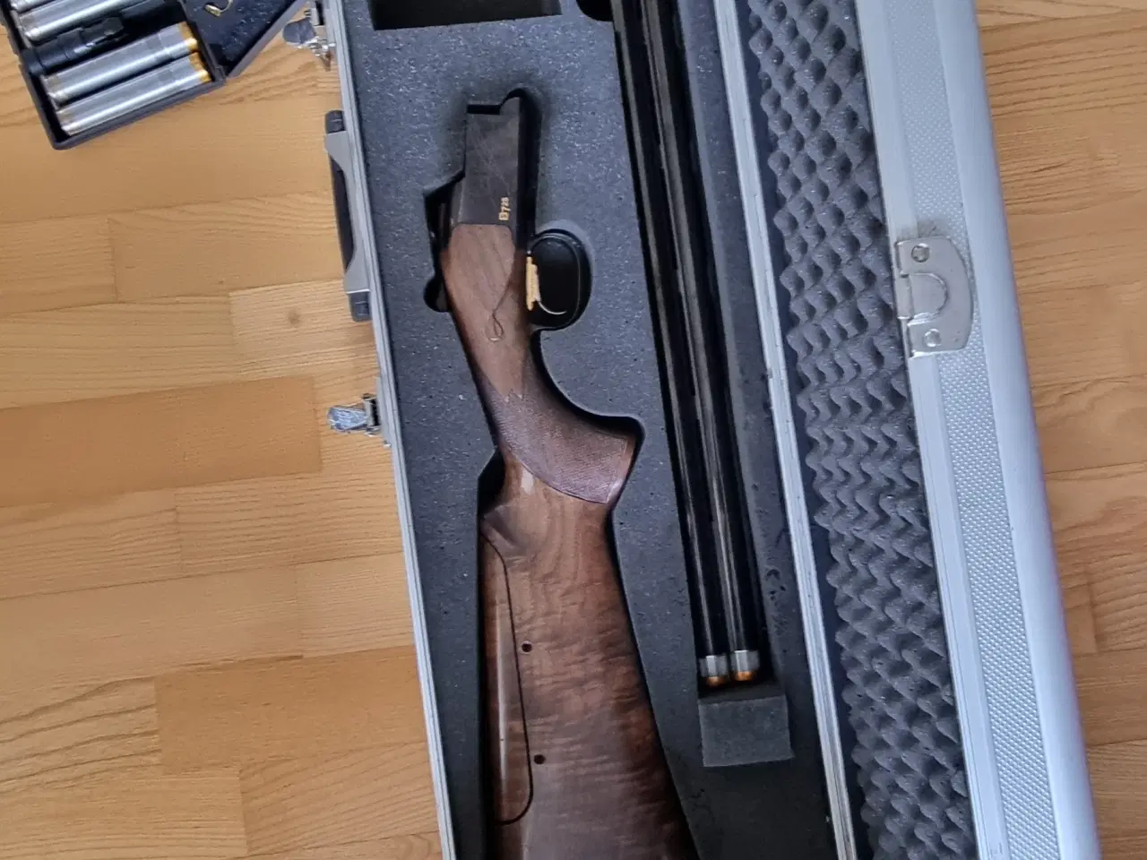 Billede 2 - BROWNING 725 BLACK C3 sælges