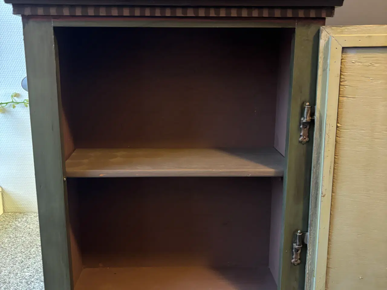 Billede 2 - Hængeskab, Tobaksskab