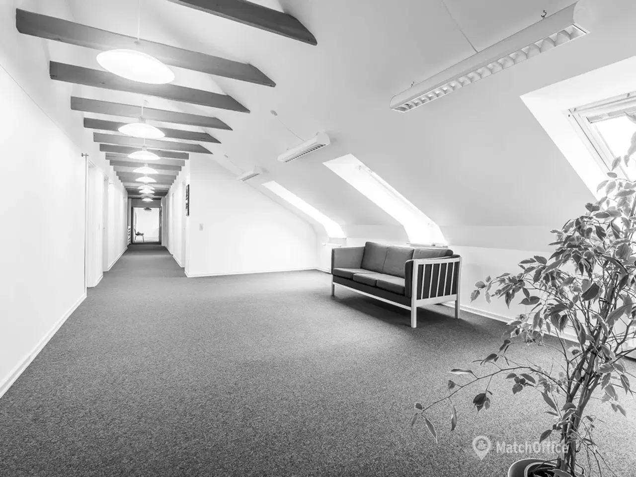 Billede 17 - Kontor til leje i Risskov – unikke lokaler med synlige hanebjælker!