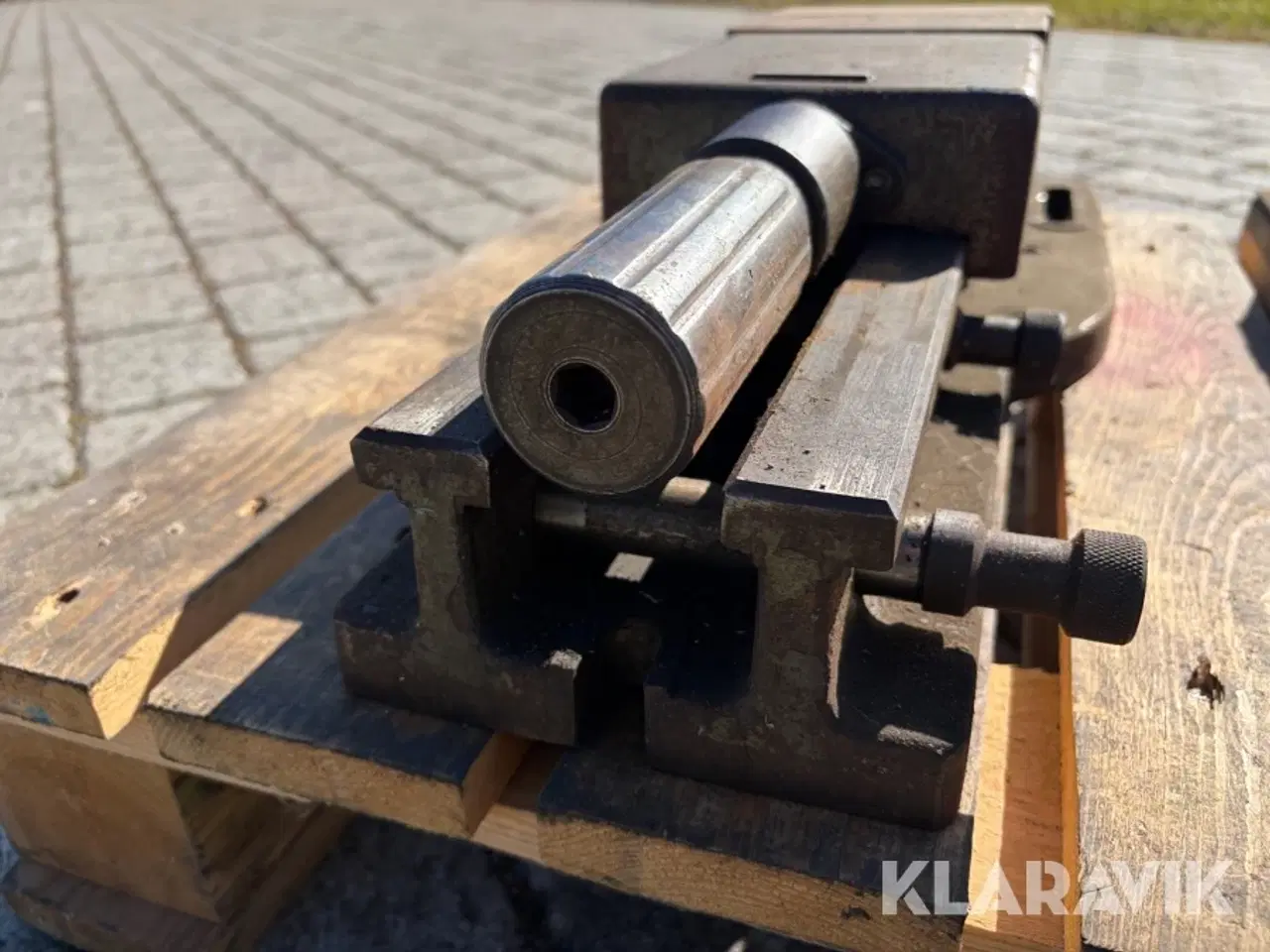 Billede 9 - Maskineskruestikke uden Palle 2 styk.