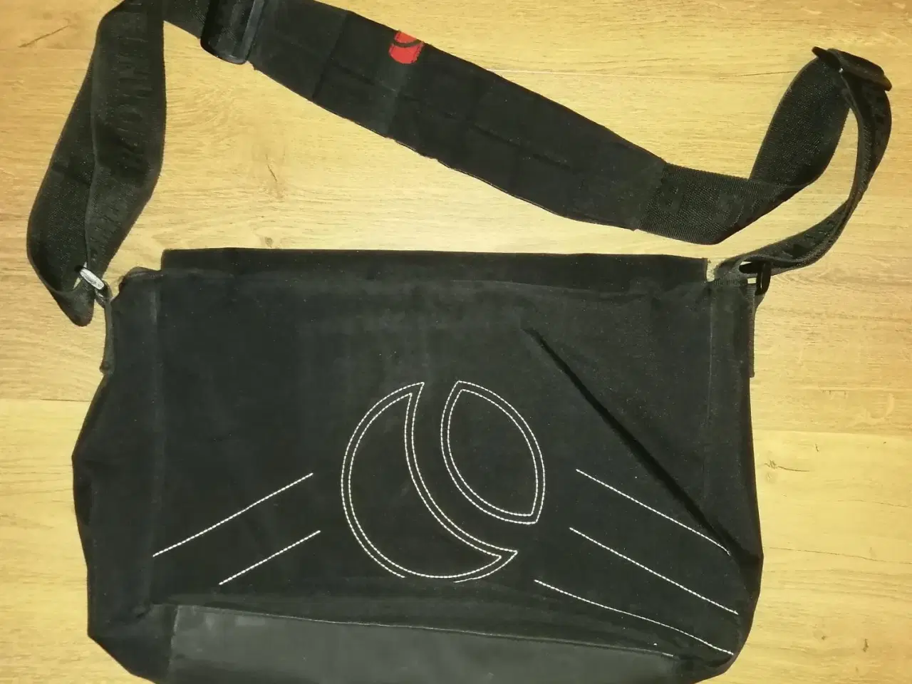 Billede 2 - BJØRN BORG SKULDER TASKE, 35X45 CM