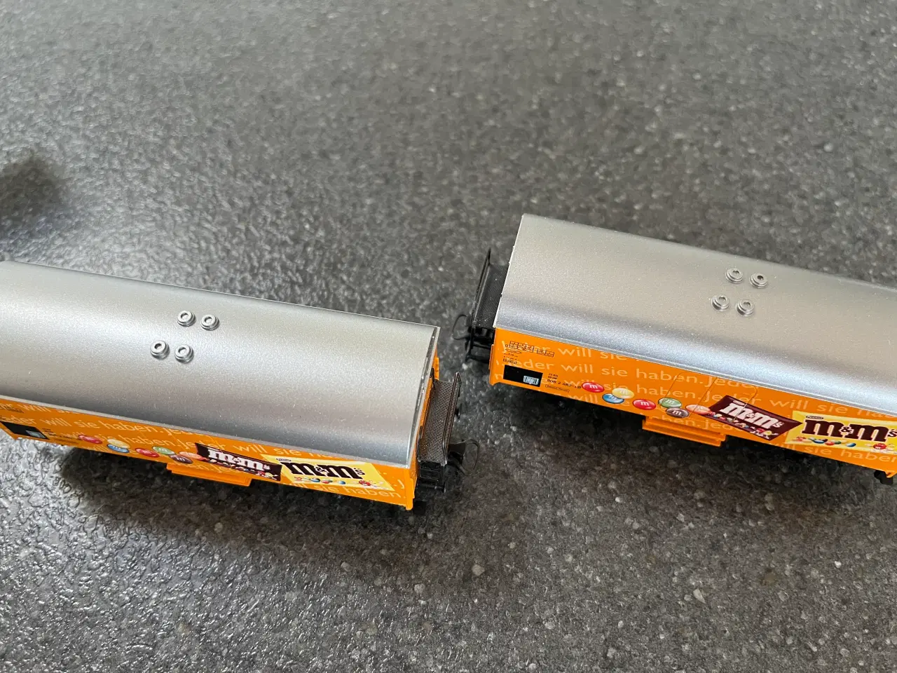 Billede 3 - Märklin, 2 stk reklamevogne “M&M”