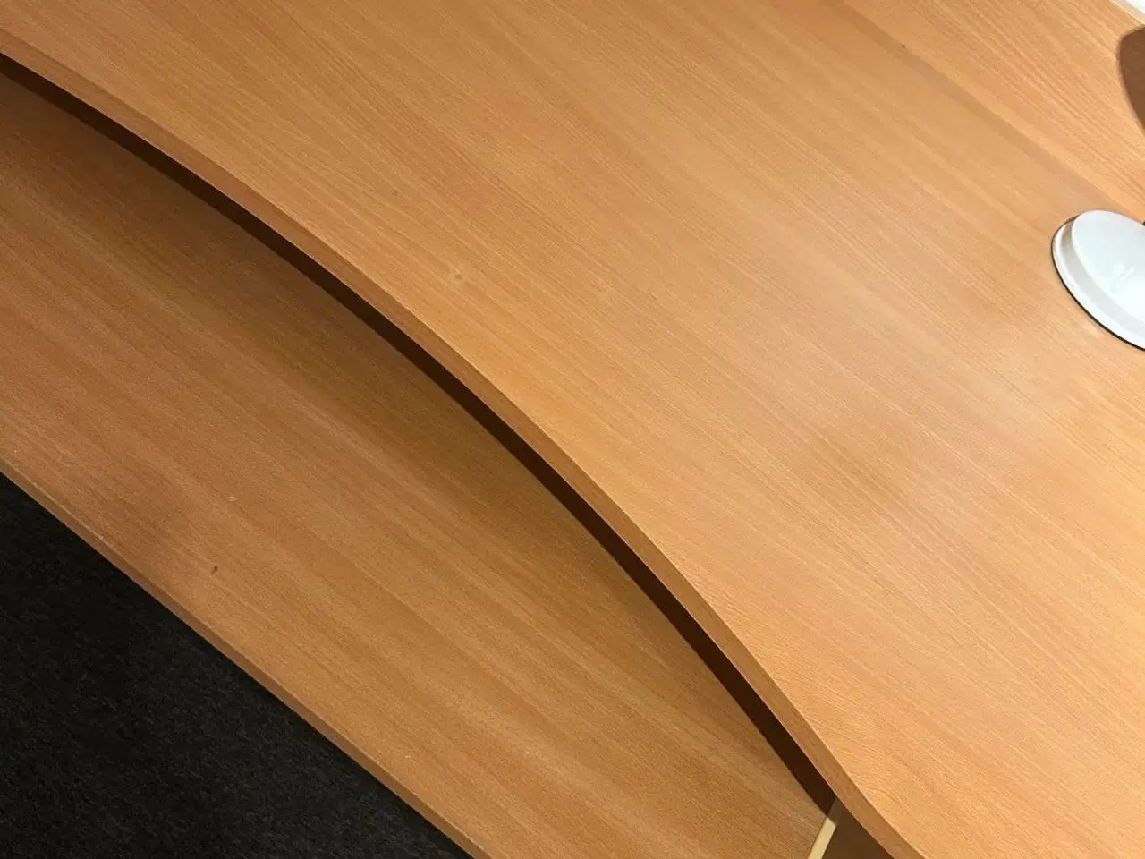 Billede 5 - Kontor bord og kontor stol