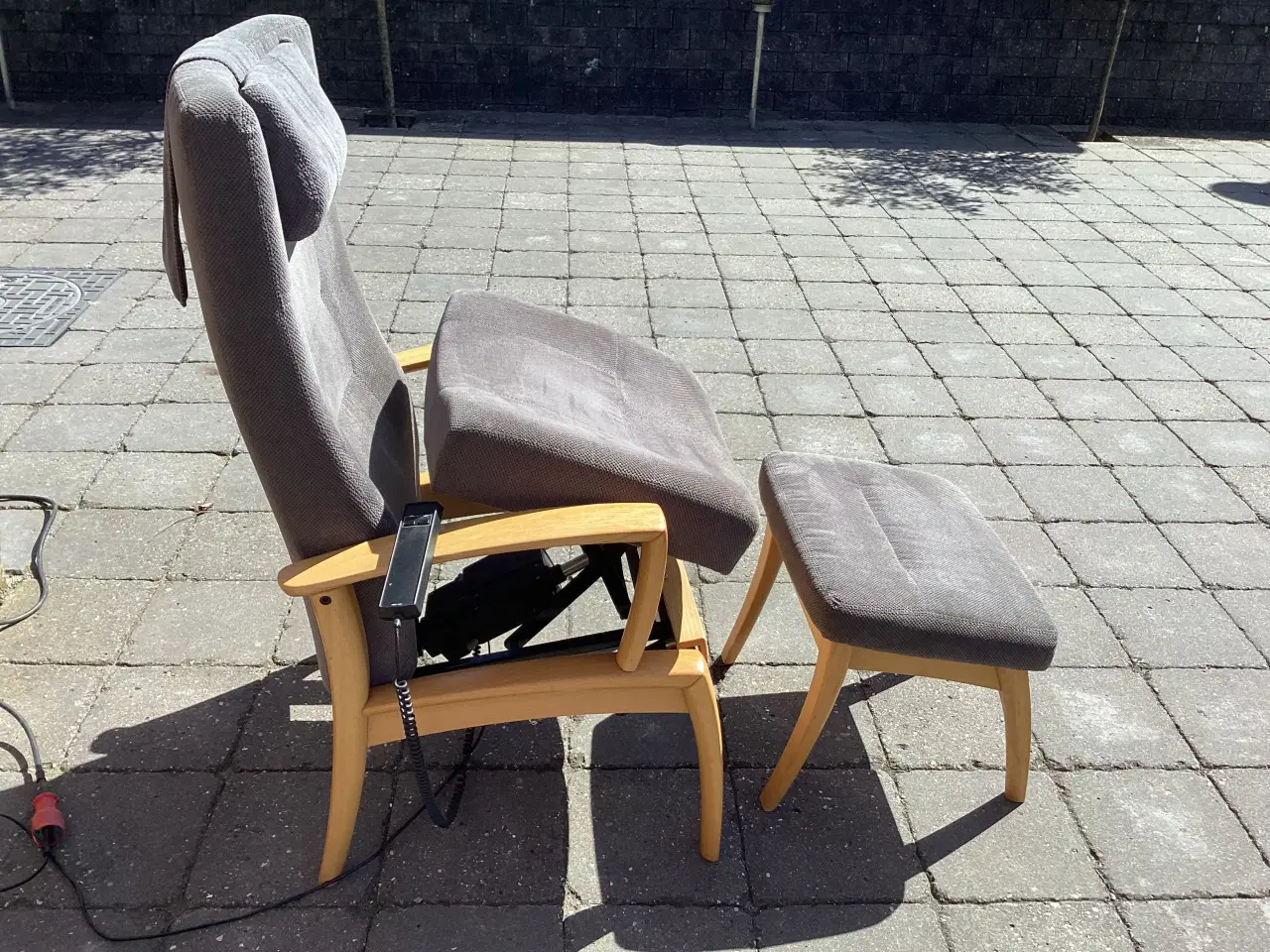 Billede 3 - Brugt Otiumstol med fodskammel fra Farstrup